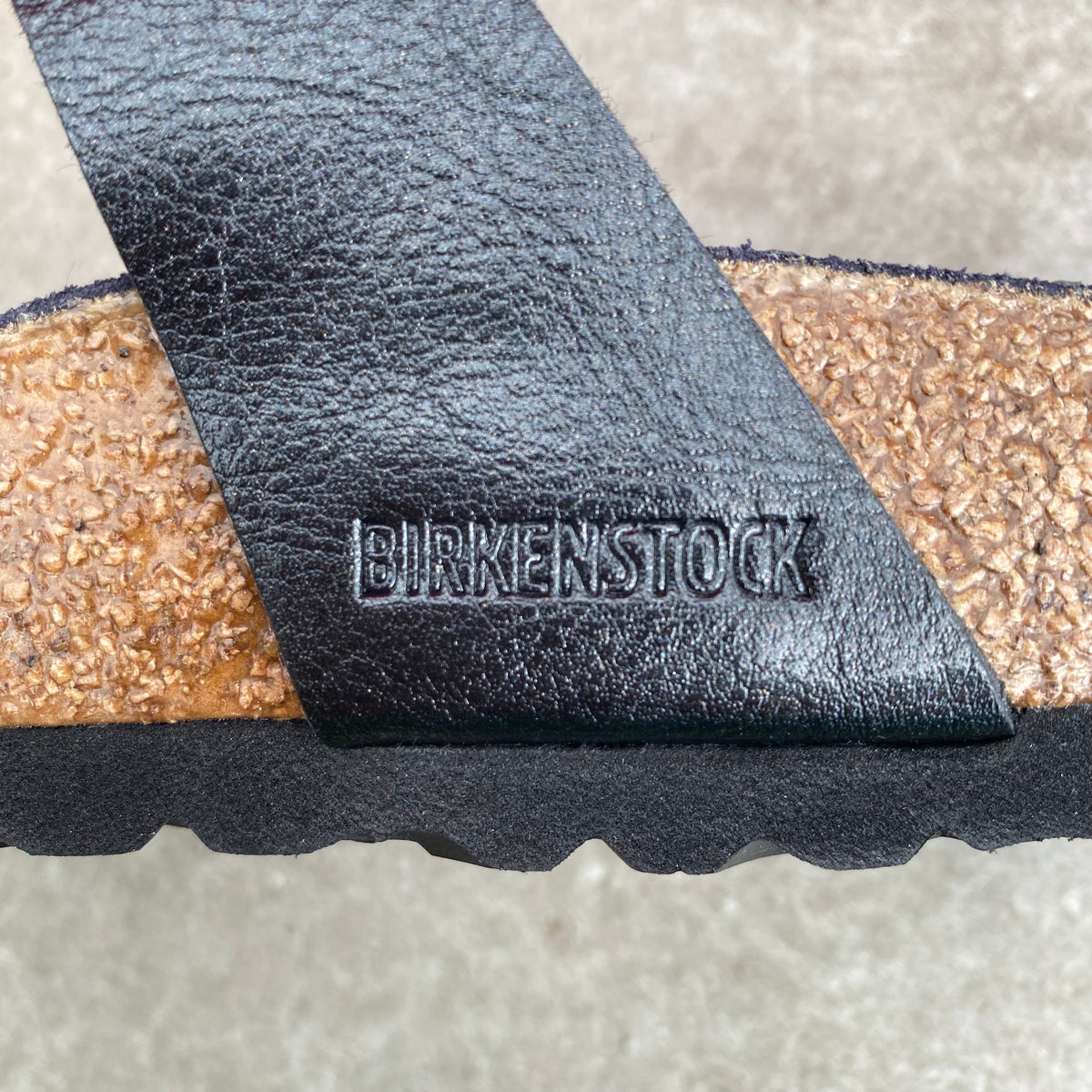 Black Mayari Graceful Licorice in stock in Bantry Ireland Free