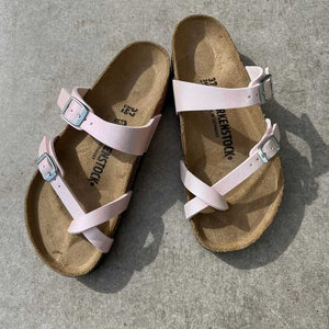 BIRKENSTOCK Mayari Saffiano Iridescent Light Rose crisscross