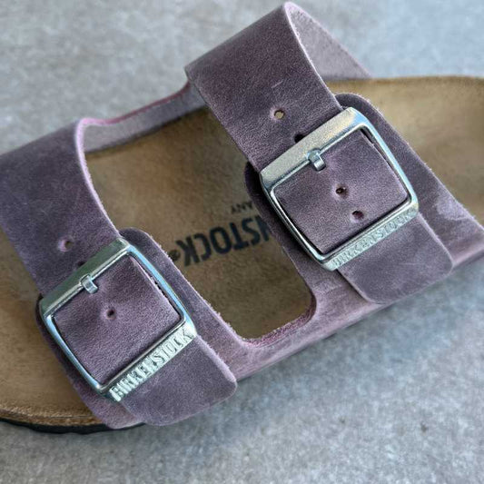 BIRKENSTOCK Arizona. Lavender Oiled Leather silver buckle