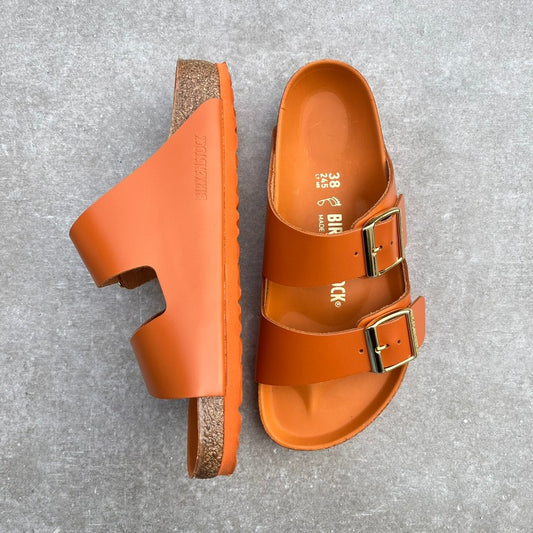 BIRKENSTOCK Arizona. New Dressy Kurkuma Natural Leather