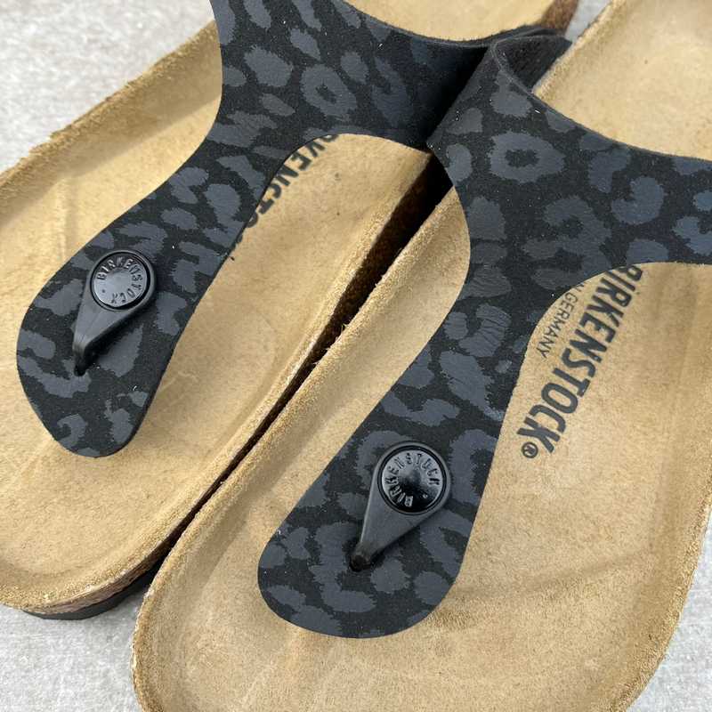 BIRKENSTOCK Gizeh Leo Black Synthetics