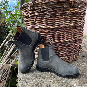 Blundstone 587 Rustic Black Leather - Classics Series. Garden 