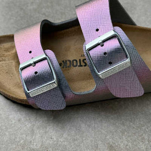 BIRKENSTOCK Arizona. Saffiano Iridescent Viola Birko-Flor