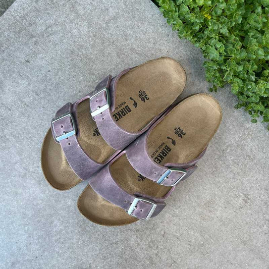 BIRKENSTOCK Arizona. Lavender Oiled Leather purple