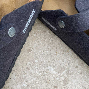 BIRKENSTOCK Boston Anthracite Wool Felt solid sole