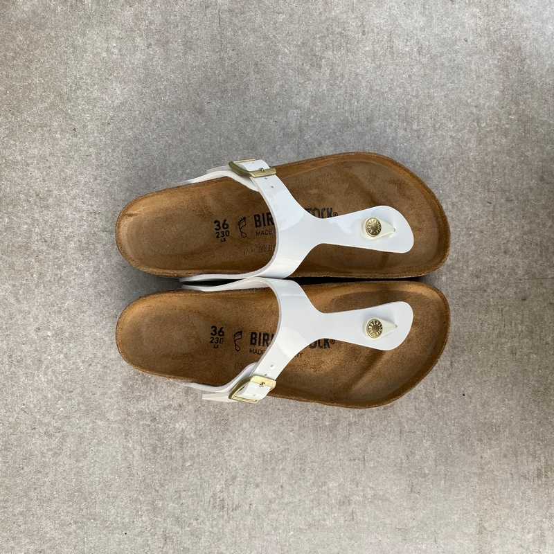 BIRKENSTOCK Gizeh White Patent Birko-flor toe post
