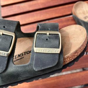 BIRKENSTOCK Arizona. Thyme Oiled Leather Ireland Gold buckle