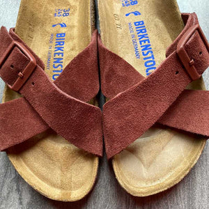 BIRKENSTOCK Siena Chocolate Suede Leather Soft Footbed Close up