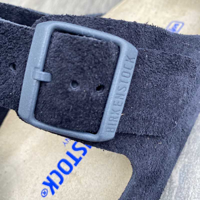 BIRKENSTOCK Arizona. Midnight Suede Leather Soft Footbed