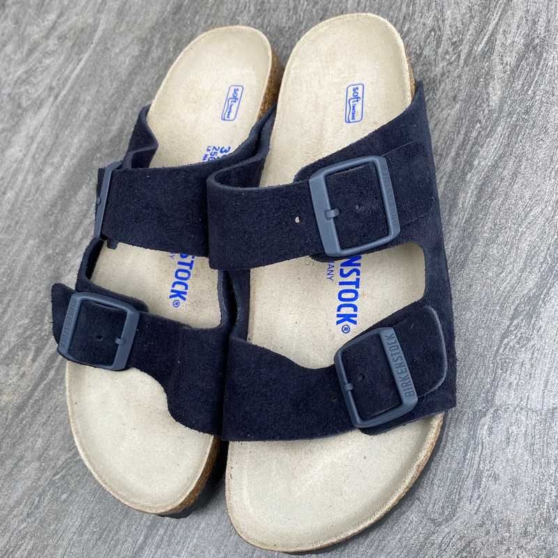 BIRKENSTOCK Arizona. Midnight Suede Leather Soft Footbed