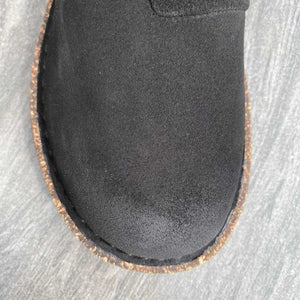 BIRKENSTOCK Melrose Black Suede Leather Toe detail