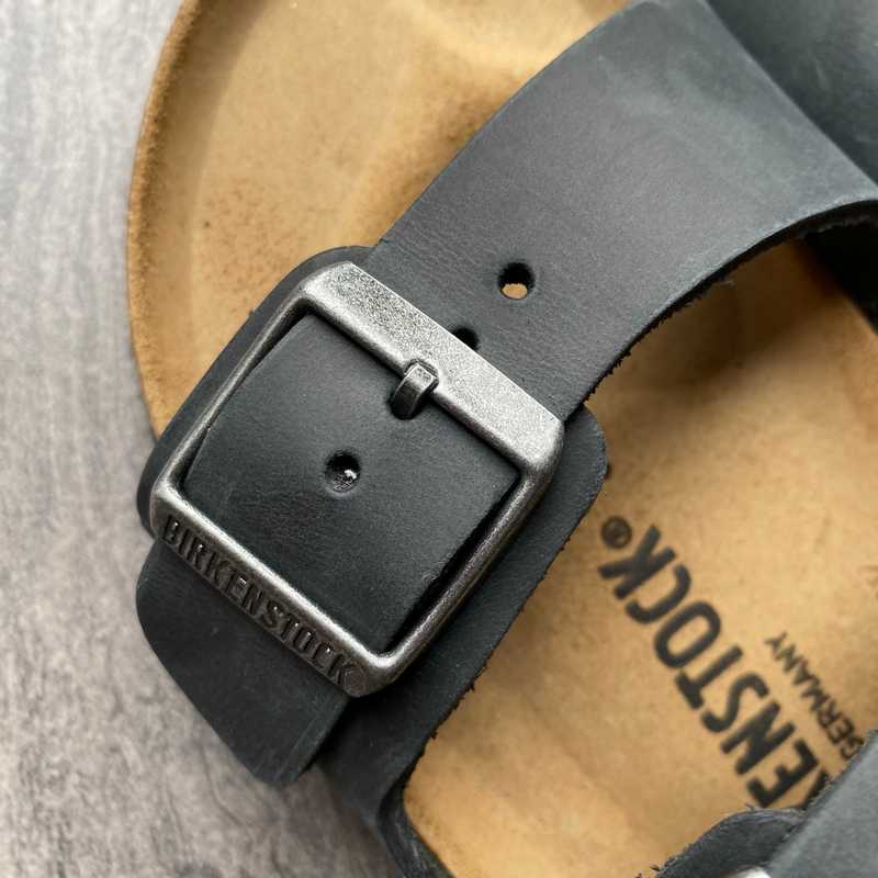 BIRKENSTOCK Arizona Black Oiled Leather steel look buckle 