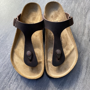 BIRKENSTOCK Gizeh Habana Oiled Leather front view