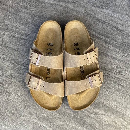 BIRKENSTOCK Arizona Tobacco Brown Oiled Leather top view